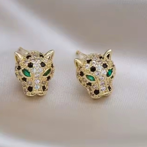 Panthere Gold Green Eyes Stud Earrings - Picture 2 of 7